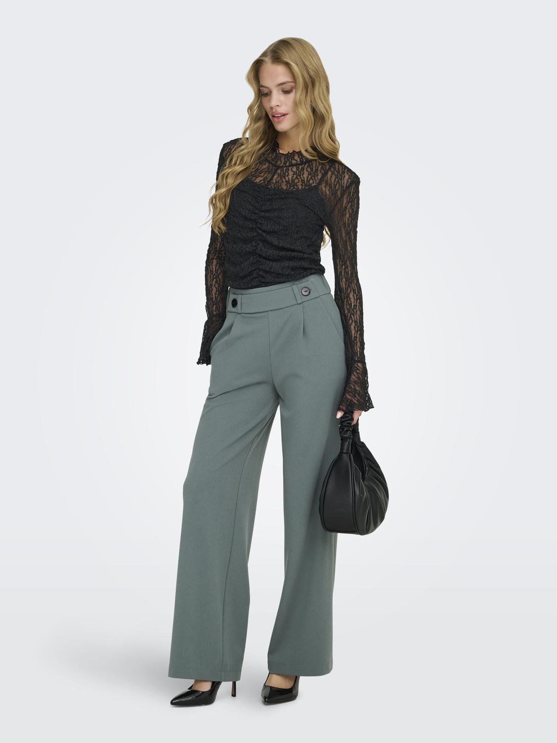 model_shot-front_full